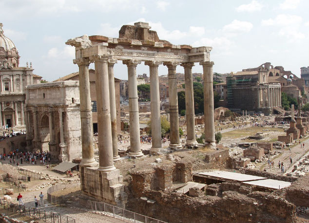 Het Forum Romanum: Het hart van Rome door de eeuwen heen.