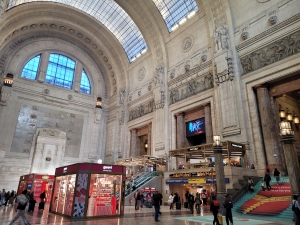 Mailand: Monumentale Empfangshalle des Hauptbahnhofes Milano Centrale