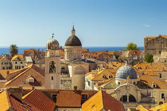 Dubrovnik Altstadt Kuppeldächer, Kirchen
