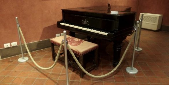 Lucca Sehenswürdigkeiten: Klavier von Giacomo Puccini in seinem Geburtshaus