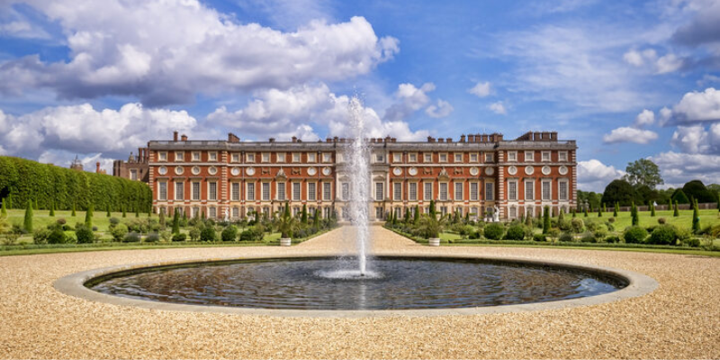 hampton court palace