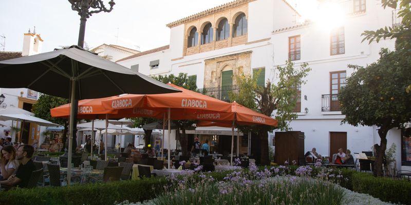 Waarom de stad op de fiets ontdekken werkt zo goed in Marbella