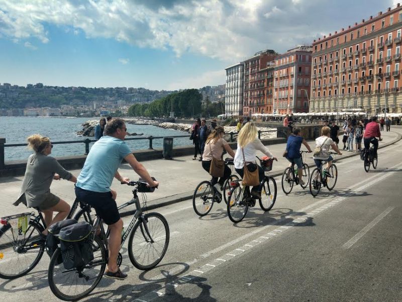 Napels fietstour met NL gids. Ontdek alle bezienswaardigheden op de fiets!