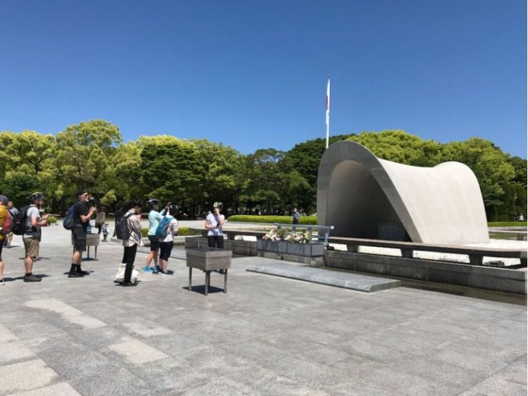 Hiroshima Fietstocht & bezoek Miyajima Hiroshima Fietstocht & bezoek Miyajima