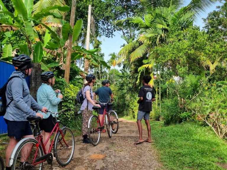 Galle Fietstour: Lagune & Dorp